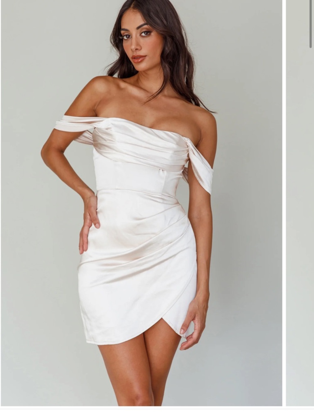 Selfie Leslie Night To Remember Off-Shoulder
Satin Dress. Champagne. Size M. NWT